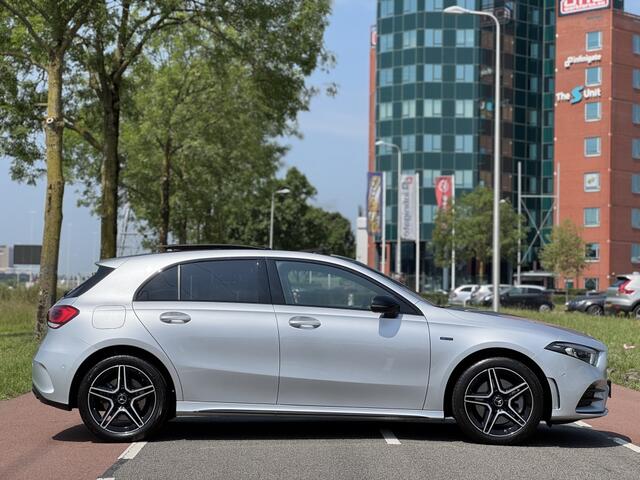 Mercedes-Benz A-KLASSE 250 e AMG Pano Sfeer Night Camera