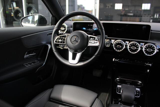 Mercedes-Benz A-KLASSE 180 | Cruise | Stoelver | Camera