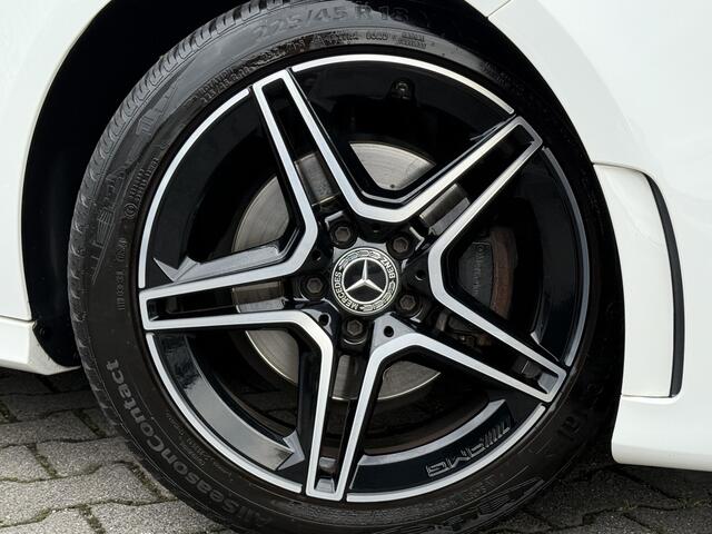 Mercedes-Benz A-KLASSE 180 Business Solution AMG | Pano | MBUX | Ambient Light | Camera | Keyless | LED | DAB+