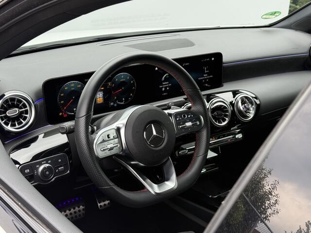 Mercedes-Benz A-KLASSE 180 Business Solution AMG | Pano | MBUX | Ambient Light | Camera | Keyless | LED | DAB+
