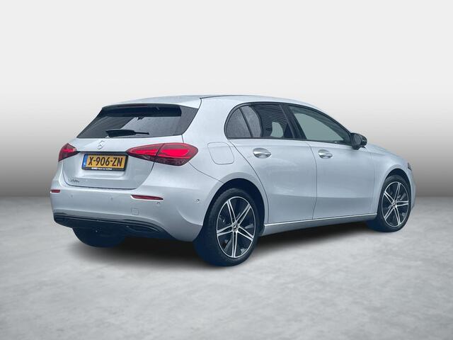 Mercedes-Benz A-KLASSE 250 e | Panoramadak | Night Pakket | MULTIBEAM LED Koplampen | Apple CarPlay | Android Auto | Sfeerverlichting | Stoelverwarming | Achteruitrijcamera | Elektrisch Inklapbare Buitenspiegels