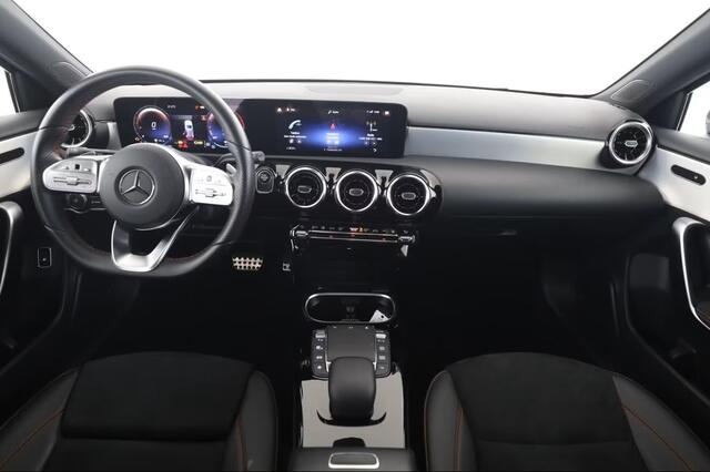 Mercedes-Benz A-KLASSE 250 e AMG ** LED, MBUX+, 19-inch LMV, ADAPT. CRUISE, SPIEGEL PACK ** UNFALLFREI - JUNGE STERNE ** ** INFORMEER OOK NAAR ONZE AANTREKKELIJKE FINANCIAL-LEASE TARIEVEN **