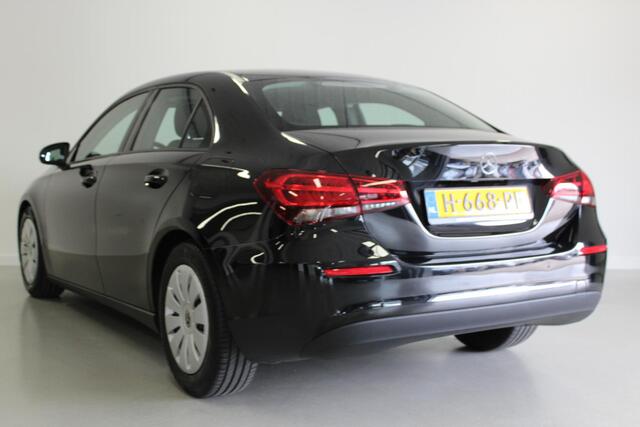 Mercedes-Benz A-KLASSE 180 | NL-AUTO+N.A.P! | CAMERA | CRUISE | ELEK-RAMEN | CPV | MEDIA/TEL | KEYLESS |