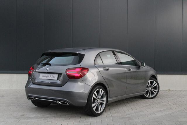 Mercedes-Benz A-KLASSE 200 Prestige - Camera - Stoelverwarming - Sportstoelen - LED - Leder - PDC - Navi - Rijklaar