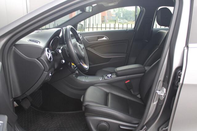 Mercedes-Benz A-KLASSE 200 Prestige - Camera - Stoelverwarming - Sportstoelen - LED - Leder - PDC - Navi - Rijklaar