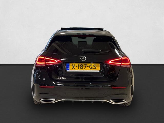 Mercedes-Benz A-KLASSE 250 e Premium AMG / PANO / CAMERA / CRUISE / 19'' / LEER / STOELVERW