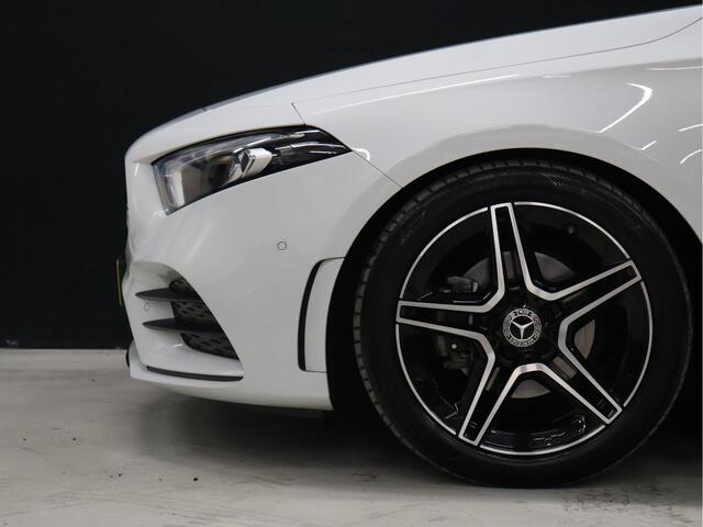 Mercedes-Benz A-KLASSE 160 AMG Sport [SCHUIFKANTELDAK, CAMERA, PDC V+A, APPLE CARPLAY, ANDROID AUTO, CRUISE CONTROL, NAVIGATIE, AIRCONDITIONING, AMG PAKKET, NIEUWSTAAT]