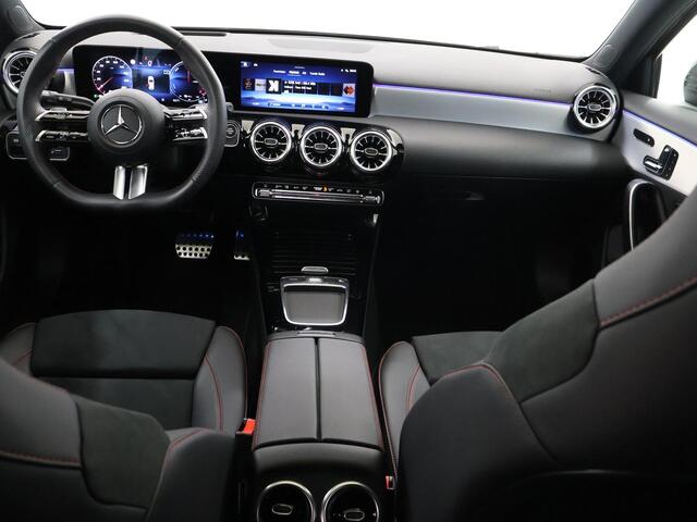Mercedes-Benz A-KLASSE 250 e AMG Line | Panoramadak | Night | Multibeam | 360 graden camera | Headup display |