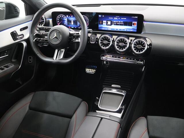 Mercedes-Benz A-KLASSE 250 e AMG Line | Panoramadak | Night | Multibeam | 360 graden camera | Headup display |