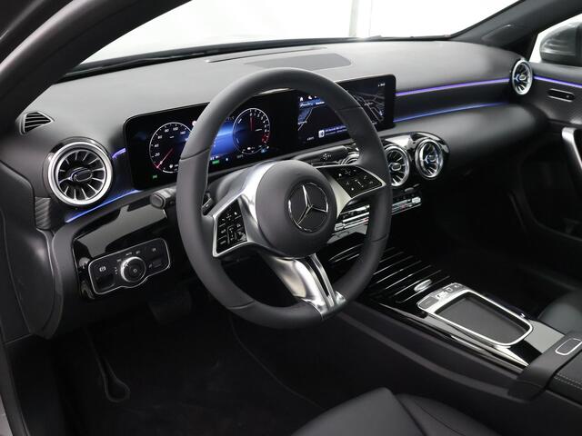 Mercedes-Benz A-KLASSE 250e Star Edition Luxury Line | Panoramaschuifdak | Trekhaak | Achteruitrijcamera