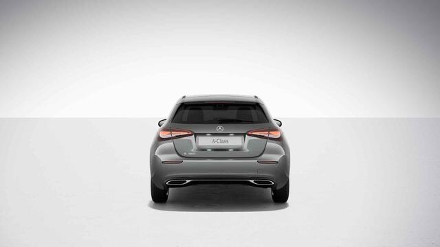 Mercedes-Benz A-KLASSE 180 Star Edition Luxury Line | Achteruitrijcamera | LED-koplampen | Dodehoekassistent