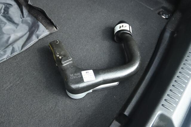 Mercedes-Benz A-KLASSE 180 PREMIUM PLUS | LED | NAVI | TREKHAAK | PDC | STOELVER. | WIDESCREEN