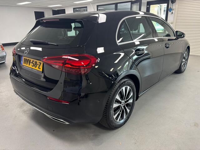 Mercedes-Benz A-KLASSE 180 Business Line Led Camera Parctronic