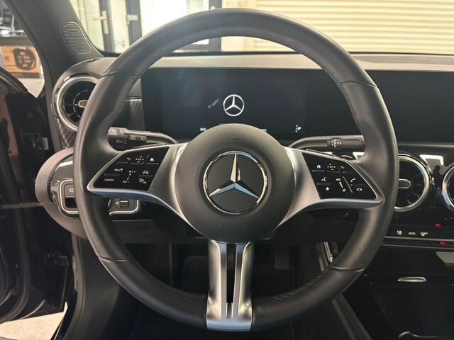 Mercedes-Benz A-KLASSE 180 Business Line Led Camera Parctronic