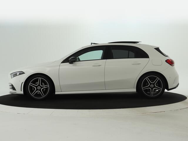 Mercedes-Benz A-KLASSE 180 Business Solution AMG AMG Line | Night Pakket | Panorama Schuif-Kanteldak | Sfeerverlichting. Inclusief 24 maanden MB Certified garantie voor Europa.