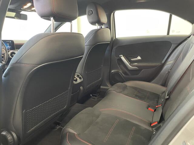 Mercedes-Benz A-KLASSE 200 Business Solution | Camera | Sfeerverlichting | Wide Screen |