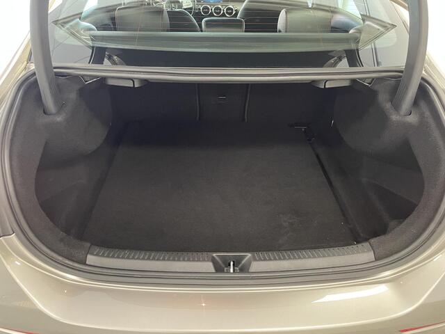 Mercedes-Benz A-KLASSE 200 Business Solution | Camera | Sfeerverlichting | Wide Screen |