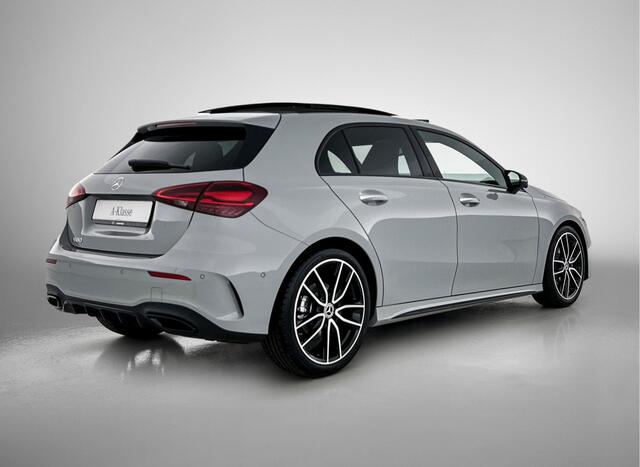 Mercedes-Benz A-KLASSE 180 Business Solution AMG | AMG Line Plus pakket | Panoramaschuifdak | Augmented Reality Navigation | MBUX interieurassistent | 360° camera | Voorstoelen met memory | Head-up display |