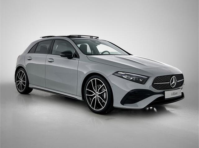 Mercedes-Benz A-KLASSE 180 Business Solution AMG | AMG Line Plus pakket | Panoramaschuifdak | Augmented Reality Navigation | MBUX interieurassistent | 360° camera | Voorstoelen met memory | Head-up display |