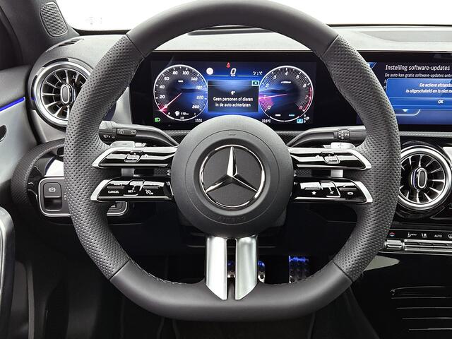 Mercedes-Benz A-KLASSE 180 Business Solution AMG | AMG Line Plus pakket | Panoramaschuifdak | Augmented Reality Navigation | MBUX interieurassistent | 360° camera | Voorstoelen met memory | Head-up display |