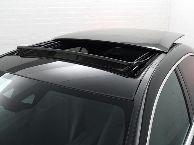 Mercedes-Benz A-KLASSE 250 e AMG Prestige Plus Aut- Panoramadak, 2x Memory, Sfeerverlichting, Carplay, Android Auto, Zitcomfort