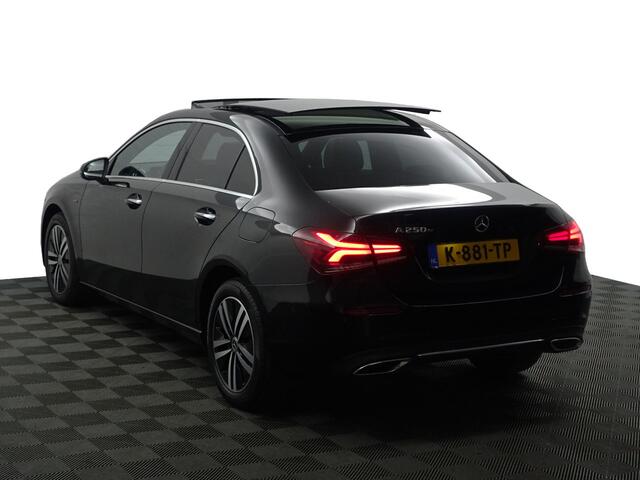 Mercedes-Benz A-KLASSE 250 e AMG Prestige Plus Aut- Panoramadak, 2x Memory, Sfeerverlichting, Carplay, Android Auto, Zitcomfort