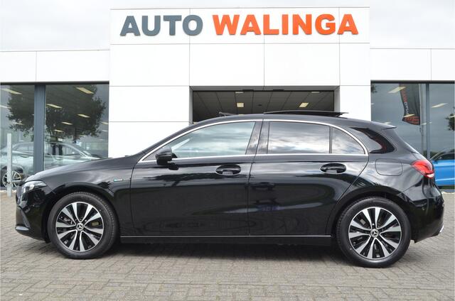 Mercedes-Benz A-KLASSE 250 e Pano | Widescreen | a.Camera | Adaptive Cruise | Carplay | Stoelverwarming | Getint glas