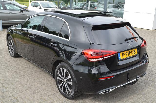 Mercedes-Benz A-KLASSE 250 e Pano | Widescreen | a.Camera | Adaptive Cruise | Carplay | Stoelverwarming | Getint glas