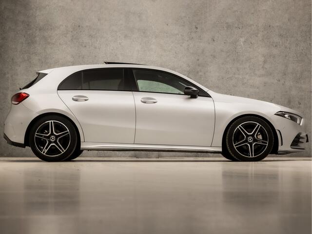 Mercedes-Benz A-KLASSE 180 AMG Sport Automaat (SCHUIFDAK, APPLE CARPLAY, SFEERVERLICHTING, BURMESTER, KEYLESS, LEDER/ALCANTARA, CAMERA, SPORTSTOELEN, STOELVERWARMING, WIDESCREEN, GETINT GLAS, NIEUWSTAAT)