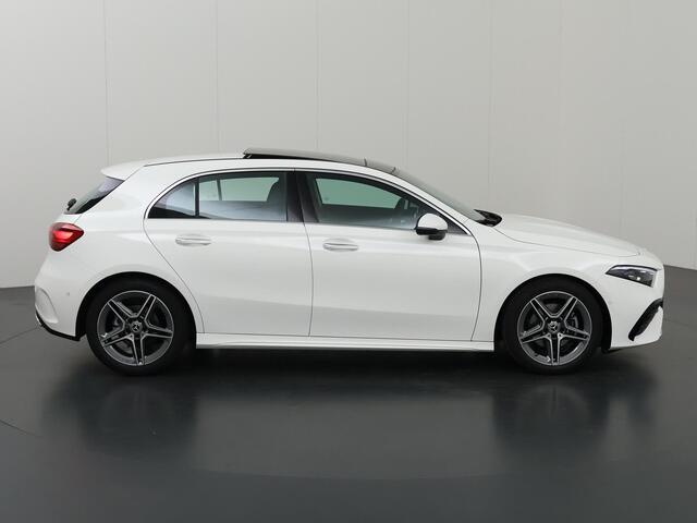 Mercedes-Benz A-KLASSE 180 AMG Line | Night | Panoramadak |