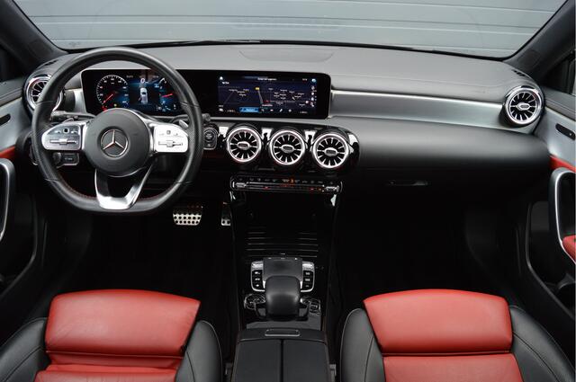 Mercedes-Benz A-KLASSE 180 Business Solution AMG | CAMERA | SFEERVERLICHTING |