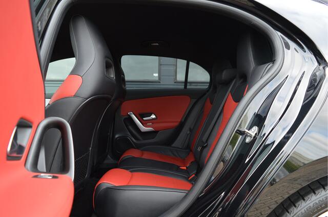 Mercedes-Benz A-KLASSE 180 Business Solution AMG | CAMERA | SFEERVERLICHTING |