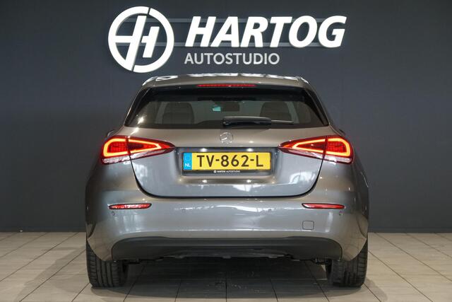 Mercedes-Benz A-KLASSE 180 d AUTOMAAT + AFNEEMBARE TREKHAAK / 19'' / LED / CAMERA