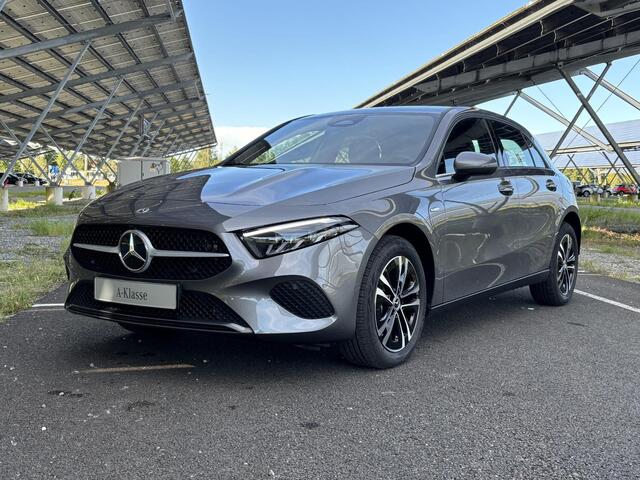 Mercedes-Benz A-KLASSE 250e Business Solution | Led Koplampen| Dodehoekassistent | Achteruitrijcamera| Apple carplay | Stoelverwarming |