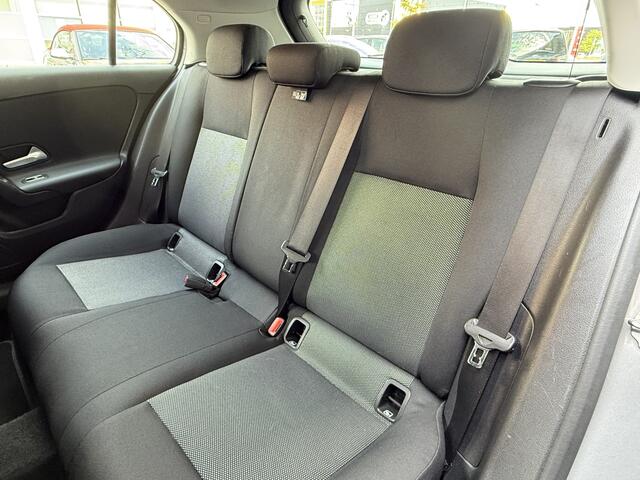 Mercedes-Benz A-KLASSE BWJ 2020 180 136 PK Business Solution NIEUW BINNEN !!