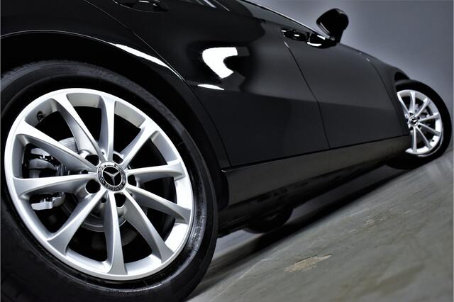 Mercedes-Benz A-KLASSE 220 4MATIC 191pk Automaat Premium CarPlay/Virtual/Camera/Navi/Led/H.Leer/Pdc/Trekhaak