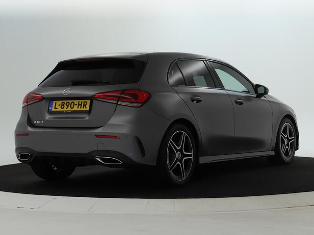 Mercedes-Benz A-KLASSE 180 AMG line Night Pakket | Sfeerverlichting | DAB | Parkeersensoren | Spiegelpakket | MBUX Navi | Inclusief 24 maanden MB Certified garantie voor Europa.