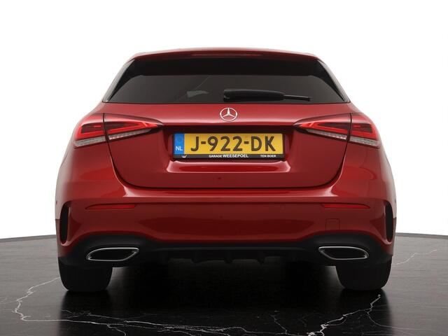 Mercedes-Benz A-KLASSE 160 Business Solution AMG - Navigatie - Camera - 18 inch LM velgen - Sportstoelen - Stoelverwarming - 12 maanden garantie