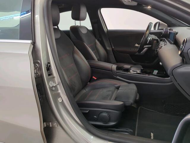 Mercedes-Benz A-KLASSE 200 Business Solution AMG Nap / Clima / Sportstoelen