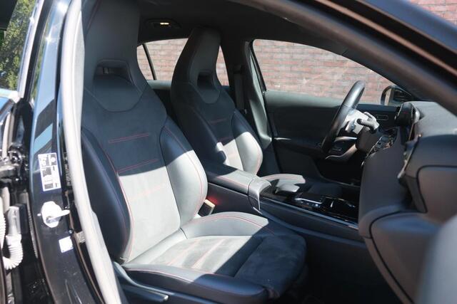 Mercedes-Benz A-KLASSE 200 163pk Aut. Business Solution AMG | Navi | Climate | Cruise | Camera | Stoelverwarming | PDC