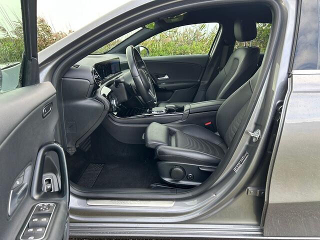 Mercedes-Benz A-KLASSE 200 Business Solution Zwarte Hemel/ Leer/Camera Nieuwstaat!