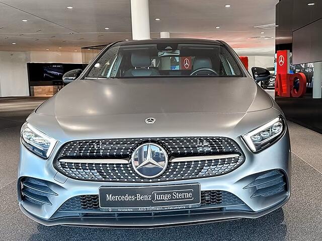 Mercedes-Benz A-KLASSE 250 e AMG ** LED, MBUX+, MAGNO GRAU, PANORAMA, 19-inch LMV, NIGHT, DODE HOEK ** 1e EIG - UNFALLFREI ** ** INFORMEER OOK NAAR ONZE AANTREKKELIJKE FINANCIAL-LEASE TARIEVEN **