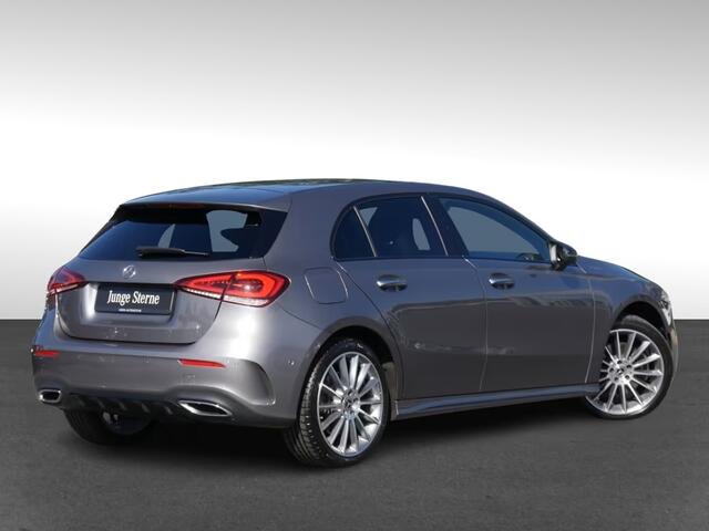 Mercedes-Benz A-KLASSE 250e AMG ** LED, MBUX+, LEDER, DISTR, PANO, 2 zone AIRCO, 19-inch LMV, HuD, ** 1e EIG - UNFALLFREI ** ** INFORMEER OOK NAAR ONZE AANTREKKELIJKE FINANCIAL-LEASE TARIEVEN **