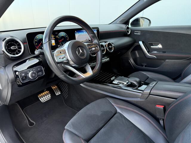 Mercedes-Benz A-KLASSE 220 Launch Edition Automaat AMG-Pakket