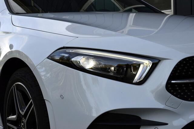 Mercedes-Benz A-KLASSE 250 e Business Solution AMG Limited Rijklaarprijs-Garantie Panorama dak Sfeer Verlichting Navigatie Led Camera