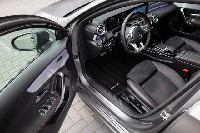 Mercedes-Benz A-KLASSE AMG 35 4MATIC 306 pk Premium Plus AMG-Pakket / Mat-Grijs/ Pano-Dak/ Burmester/ Camera/ Keyless/ Wide-Screen/ Sfeer-Verl/ Sport-Stoelen/ Stoel.Verw/ 19'' LMV