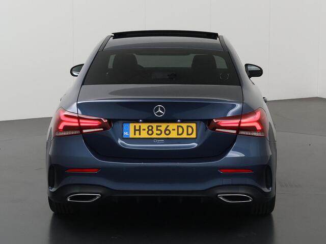 Mercedes-Benz A-KLASSE 180 Business Solution AMG | Night | Panoramadak | Stoelverwarming | Widescreen | Sfeerverlichting |