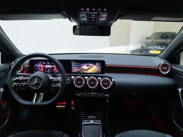 Mercedes-Benz A-KLASSE Hatchback 250 e Business Solution AMG Panorama dak