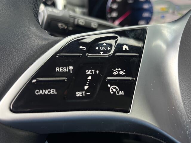 Mercedes-Benz A-KLASSE 180 Star Edition Pano Camera