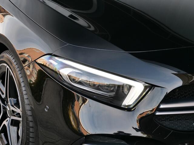 Mercedes-Benz A-KLASSE AMG 35 4MATIC 306pk Edition 1 Automaat Sfeerverlichting / Burmester / Apple Carplay